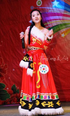 无极★sing婷儿主播照片