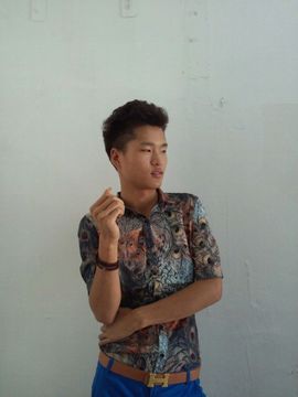 新潮家族直播间主播照片