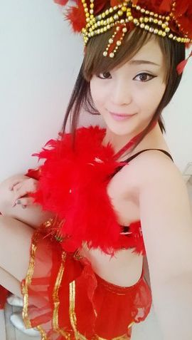日韩高冷丶黛妮主播照片