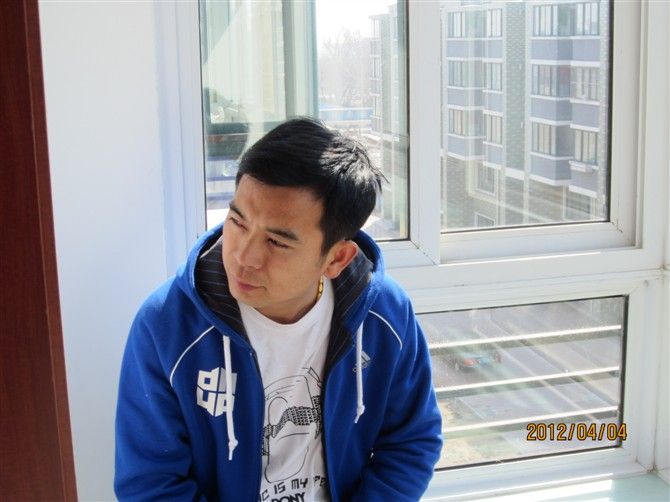 白了白白白ㄨ度哥主播照片
