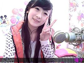 艺校小美主播照片