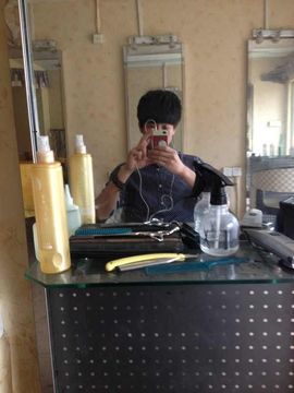 情谊暁辉主播照片