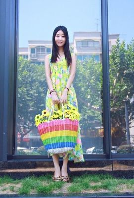 双子姑娘主播照片