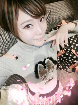 日韩高冷丶黛妮主播照片