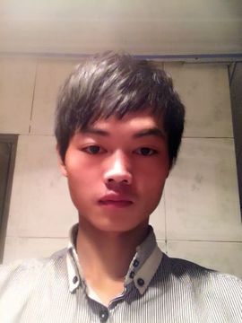 情浅少帅主播照片