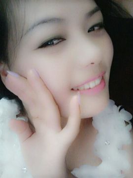 微笑在水中主播照片