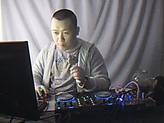 音乐人DJ阿药。的主播照片