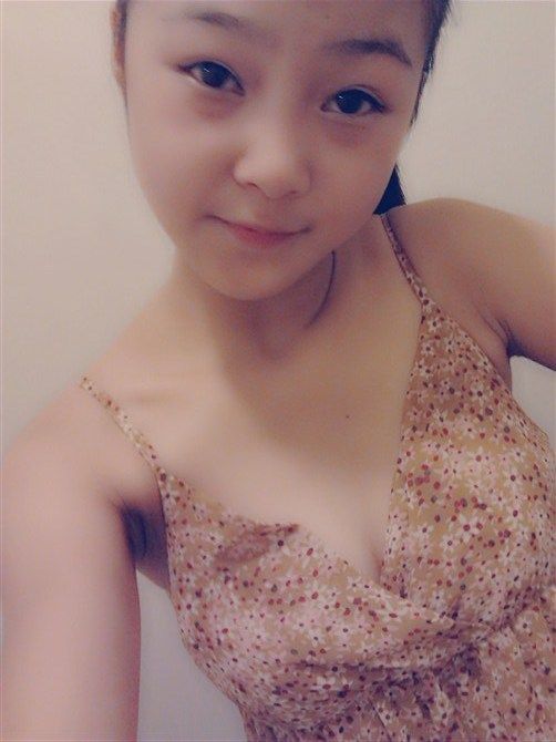 小主雅典娜的主播照片