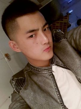 壞老爷们♂亮亮主播照片