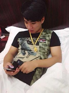 拿枪打蚂蚁哦主播照片