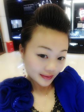 唇上的指纹主播照片