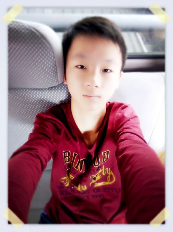 1525363592的主播照片