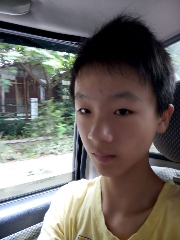 1525363592的主播照片
