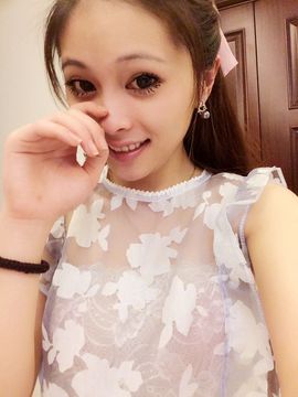 Y思雅主播照片