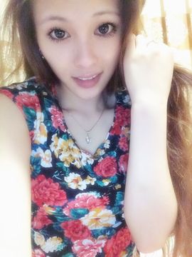 Y思雅主播照片