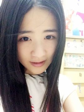 年年的小龙龟主播照片