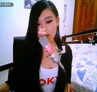 玩够被抛弃的小丑的主播照片