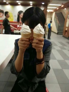 Curtaining主播照片