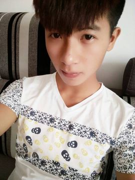 love佳成主播照片