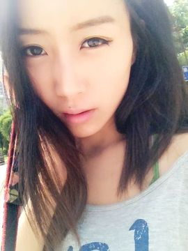 花开易见落难寻。主播照片