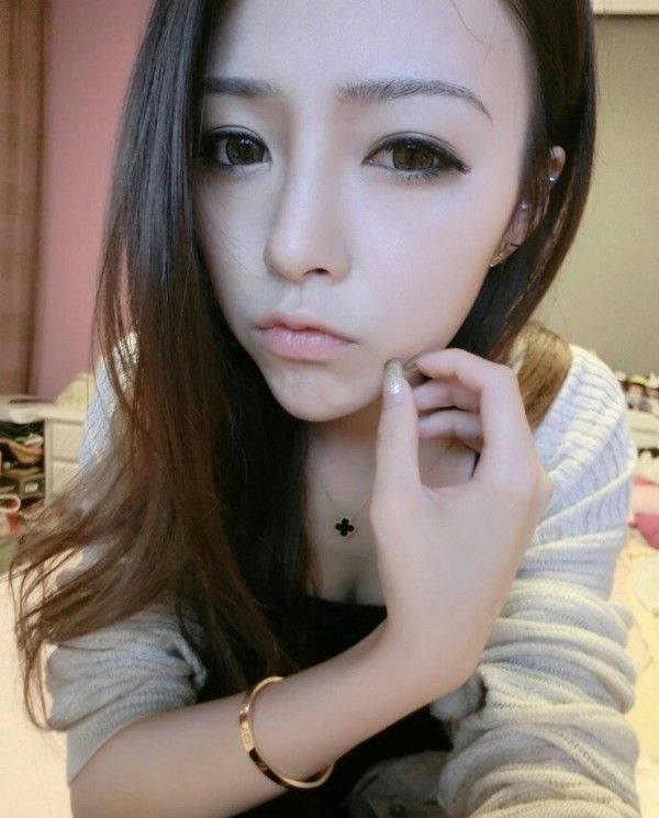么么嘴唇的主播照片