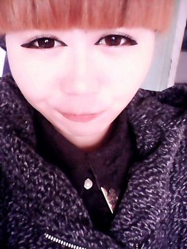 筱艺丶狠拽主播照片