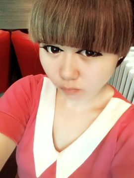 筱艺丶狠拽主播照片