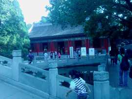 玉龙文华五度传媒主播照片
