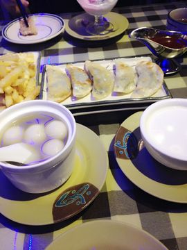 小.陆主播照片