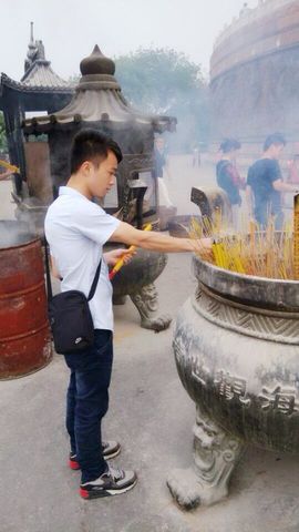小.陆主播照片