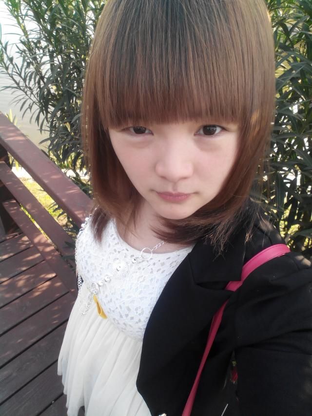 小小老美老美的姑娘的主播照片