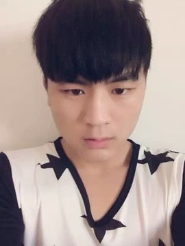 董晓松主播照片