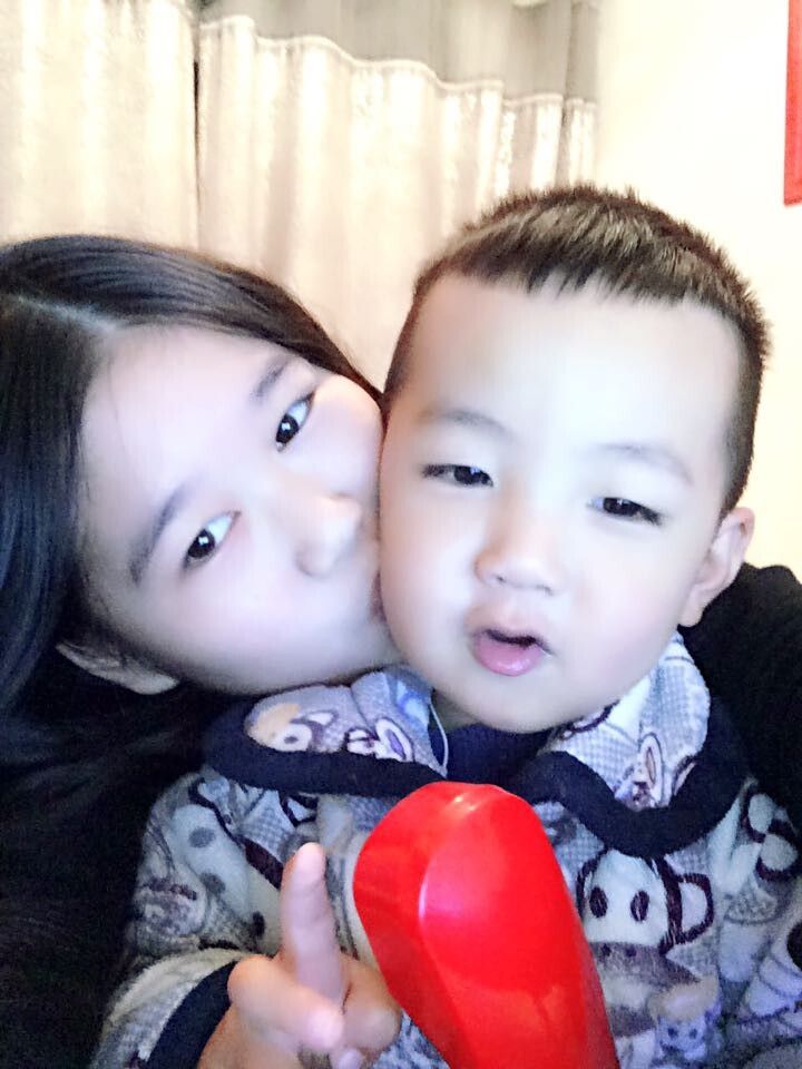 优雅小微笑的主播照片