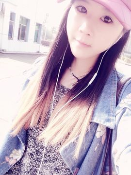 透蓝透蓝的疯〰主播照片