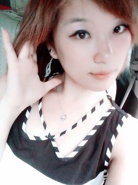 三无二妞主播照片
