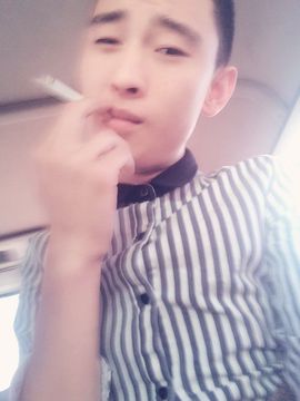 男神阿花主播照片