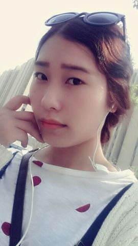 小佩儿主播照片