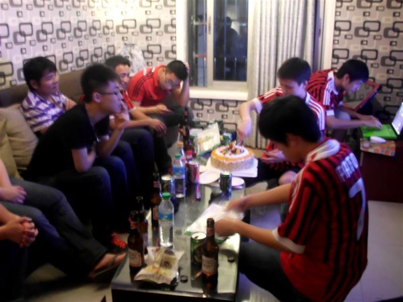 哥哥姗姗姗来迟的主播照片