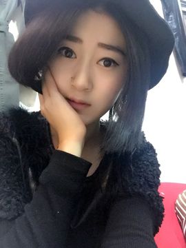 小小依0302主播照片