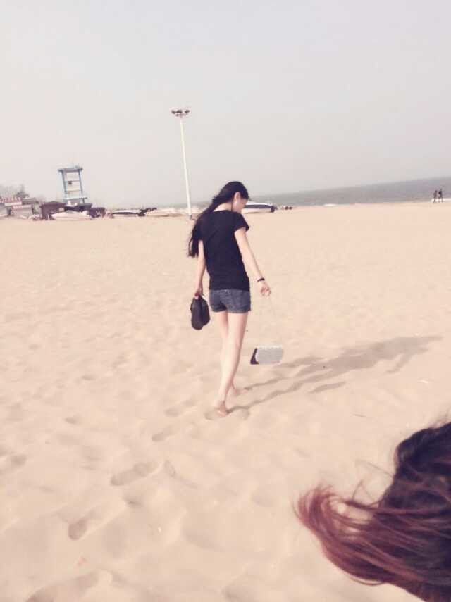 小小依0302主播照片