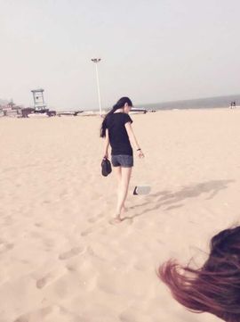 小小依0302主播照片