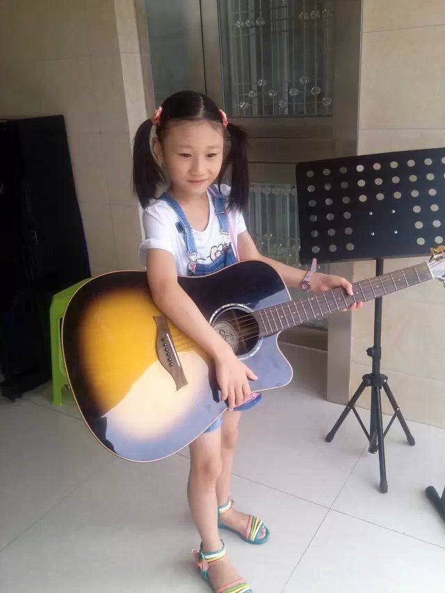 七岁女孩徐可儿的主播照片