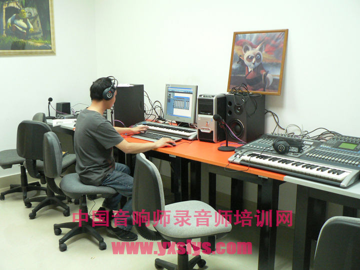 音响师录音师培训的主播照片