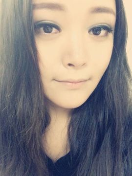 粘哒哒主播照片