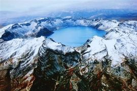 靠镨青年主播照片