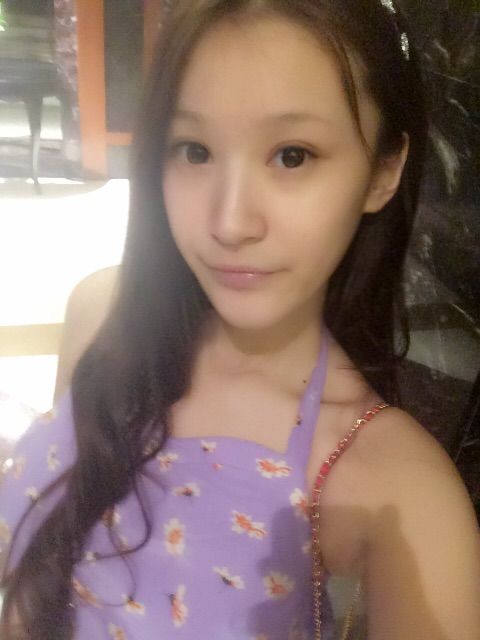 白妹yiiiღ主播照片