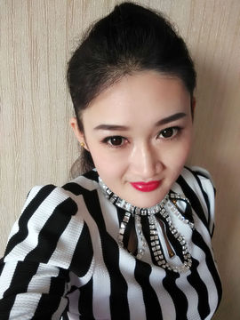 我是艺宝主播照片