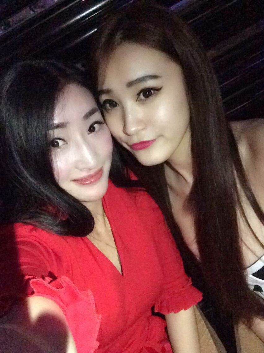 白妹yiiiღ主播照片