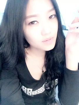 紫诺吖主播照片