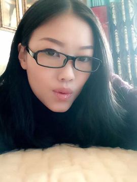 紫诺吖主播照片